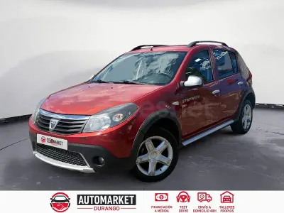 Usado Dacia Sandero Stepway 90 CV (66 kW) 2012 Granate Berlina