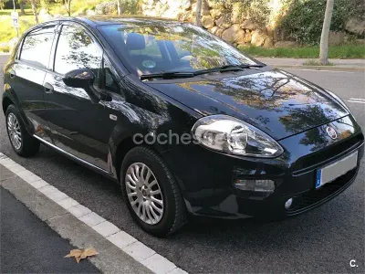 Usado Fiat Punto Pop 69 CV (50 kW) 2017 Azul Utilitario