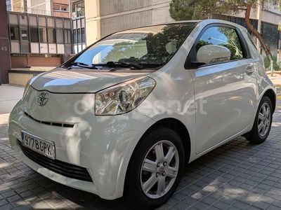 Toyota iQ