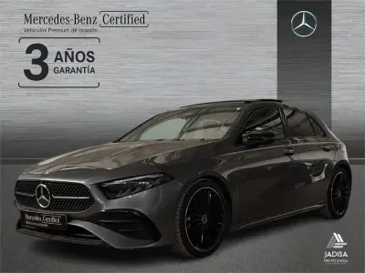 Usado Mercedes A180 136 CV (100 kW) 2025 Gris montaña Berlina