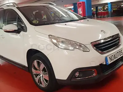 Usado Peugeot 2008 Active 92 CV (67 kW) 2014 Blanco SUV