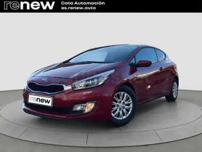 Käytetty Kia ProCeed 110 HP (80 kW) 2016 Punainen Viistoperä