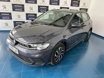 Usado VW Polo Life 95 CV (69 kW) 2022 Gris / plata Utilitario