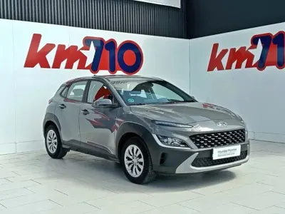 Usado Hyundai Kona 120 CV (88 kW) 2022 Gris / plata SUV