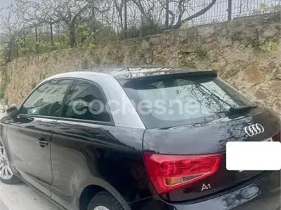 Usado Audi A1 Attraction 86 CV (63 kW) 2014 Negro Utilitario