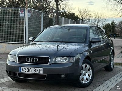 Gris / plata Usado 2002 Audi A4 Berlina | 3500 € (Precio justo)