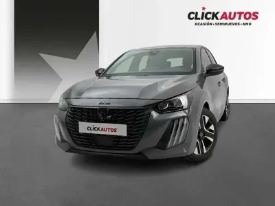 Usado Peugeot 208 Allure 101 CV (74 kW) 2025 Gris Utilitario