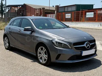 Usado Mercedes A200 Style 136 CV (100 kW) 2016 Gris / plata Utilitario