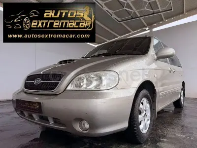 Käytetty Kia Carnival EX 144 HP (105 kW) 2005 Peessi Tila-auto