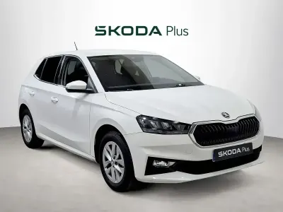 Usado Skoda Fabia Selection 95 CV (69 kW) 2023 Blanco Utilitario