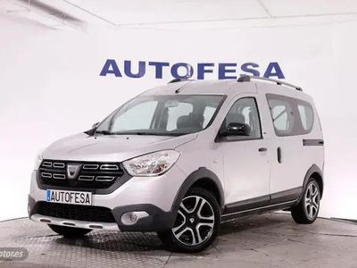 Usado Dacia Dokker Stepway 115 CV (84 kW) 2018 Plateado Monovolumen