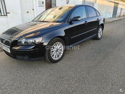 Usado Volvo S40 Momentum 136 CV (100 kW) 2004 Negro Berlina