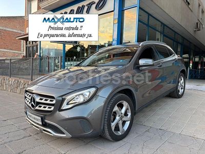 Gris / plata Usado 2017 Mercedes GLA200 Urban SUV | 23.900 € (Un poco caro)