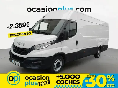 Begagnad Iveco Daily 156 HK (114 kW) 2023 Vit Sedan