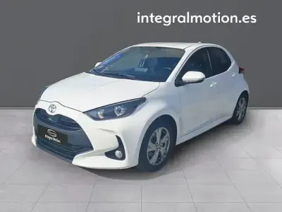 Usado Toyota Yaris Active 115 CV (84 kW) 2025 Blanco Utilitario
