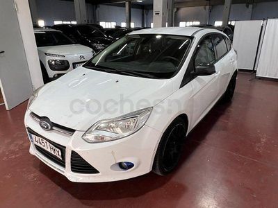 Usado Ford Focus Trend 100 CV (73 kW) 2012 Blanco Berlina