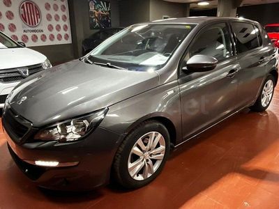 Usado Peugeot 308 Style 120 CV (88 kW) 2016 Gris / plata Berlina
