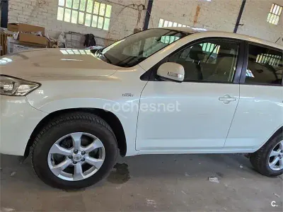 Käytetty Toyota RAV4 Executive 150 HP (110 kW) 2012 Valkoinen Katumaasturi