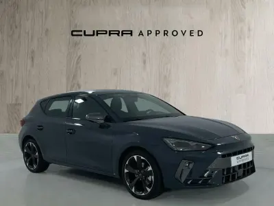 Usado Cupra Leon 150 HP (110 kW) 2025 Azul Sedan