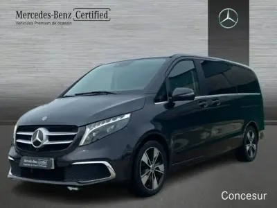 Begagnad Mercedes V300 Avantgarde 237 HK (174 kW) 2024 Grå Minibuss