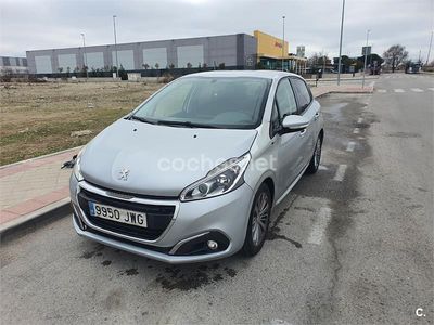 Usado Peugeot 208 75 CV (55 kW) 2017 Gris / plata Utilitario