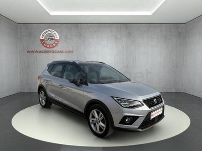 Usado Seat Arona FR 90 CV (66 kW) 2020 Gris / plata SUV
