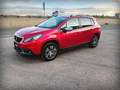 Usado Peugeot 2008 Allure 100 CV (73 kW) 2018 Rojo SUV