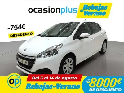 Usado Peugeot 208 Active 99 CV (72 kW) 2018 Blanco Utilitario