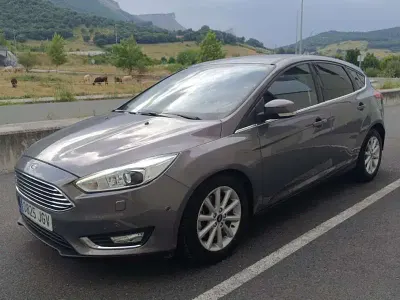 Usado Ford Focus Titanium 150 CV (110 kW) 2015 Gris Familiar