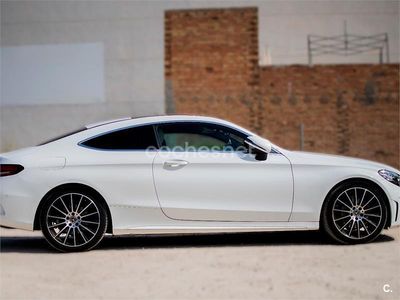 Usado Mercedes C220 194 CV (142 kW) 2018 Blanco Coupe