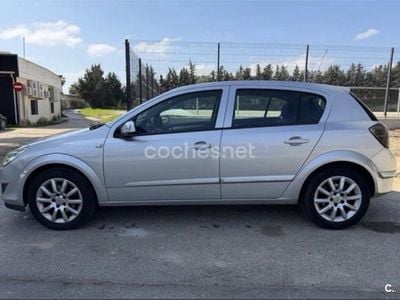Używany Opel Astra Enjoy 100 KM (73 kW) 2007 Szary Sedan/Limuzyna