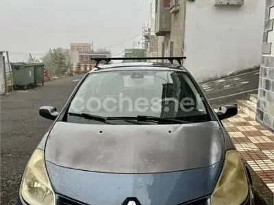 Usado Renault Clio II Dynamique 110 CV (80 kW) 2006 Gris / plata Berlina