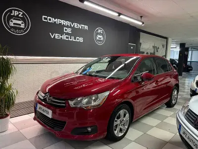 Usado Citroën C4 Exclusive 92 CV (67 kW) 2011 Granate Berlina