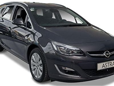 Usado Opel Astra Sportive 130 CV (95 kW) 2013 Negro Familiar