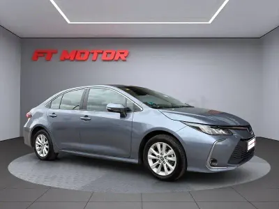 Usado Toyota Corolla Eco 140 CV (102 kW) 2024 Azul Berlina