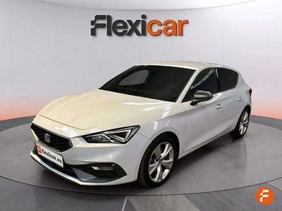Usado Seat Leon Style 110 CV (80 kW) 2022 Blanco Utilitario