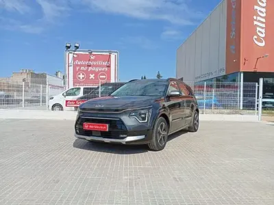 Usado Kia Niro 141 CV (103 kW) 2024 Gris / plata SUV