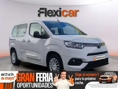 Usado Toyota Proace City City 102 CV (75 kW) 2024 Blanco Monovolumen