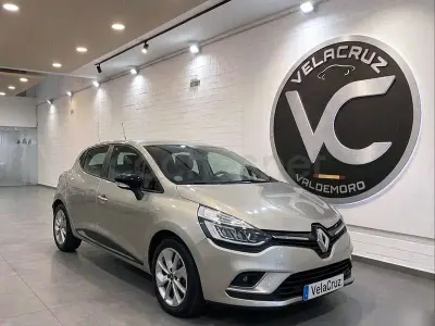Usado Renault Clio IV LIMITED 90 CV (66 kW) 2017 Gris / plata Berlina