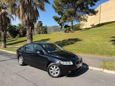 Usado Volvo S40 Momentum 101 CV (74 kW) 2010 Negro Berlina