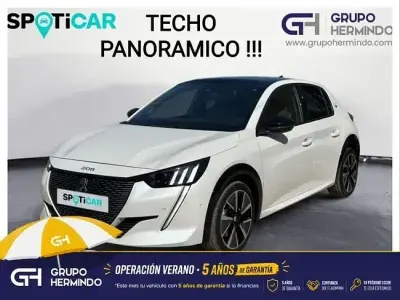 Usado Peugeot e-208 GT-line 100 kW (136 CV) 2021 Blanco Utilitario