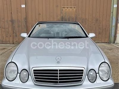 Usado Mercedes CLK230 Elegance 193 CV (141 kW) 1999 Gris / plata Descapotable