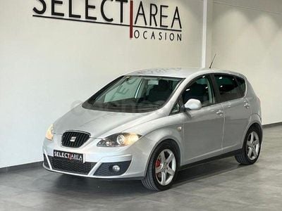 Usado Seat Altea Style 102 CV (75 kW) 2010 Gris / plata Monovolumen