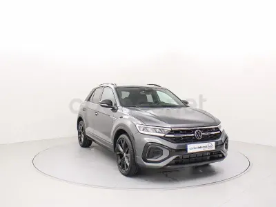 Usado VW T-Roc R-line 150 CV (110 kW) 2025 Gris / plata SUV