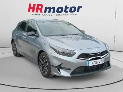 Usado Kia Ceed Edition 7 100 CV (73 kW) 2025 Gris Utilitario