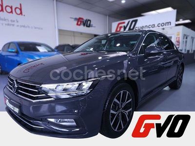 Gris / plata Usado 2020 VW Passat Executive Berlina | 23.900 € (Caro)