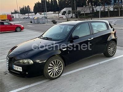 Usado Alfa Romeo 147 Distinctive 120 CV (88 kW) 2007 Negro Utilitario