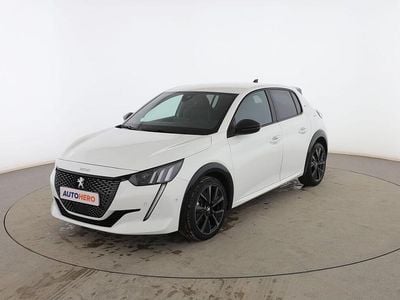 Blanco Usado 2023 Peugeot 208 GT Utilitario | 16.499 € (Precio justo)