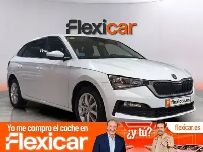 Usado Skoda Scala Style 115 CV (84 kW) 2020 Blanco Utilitario