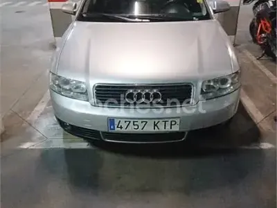 Usado Audi A4 170 CV (125 kW) 2003 Gris / plata Familiar